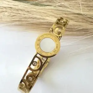 K 012 Anti-tarnish stainless steel Bangle