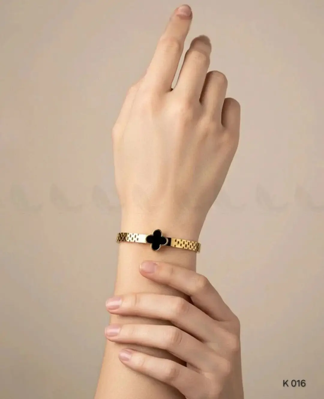 K 016 Anti-tarnish stainless steel Bangle