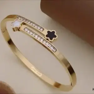 K 003 Anti-tarnish stainless steel Bangle